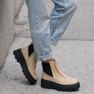 Sorel Caribou X Chelsea WP Tan Waterproof Chunky Lug Boots Women’s 9.5 NIB